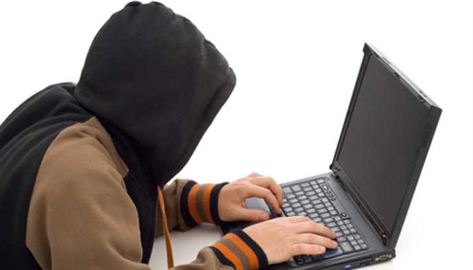 Kanada'yı karıştıran 12 yaşındaki 'hacker çocuk' teslim oldu