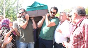 Tuncel Kurtiz, on binler tarafından defnedildi