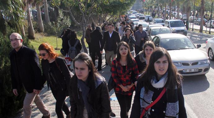 Kitap fuarına ziyaretçi akını Kitap fuarına ziyaretçi akını