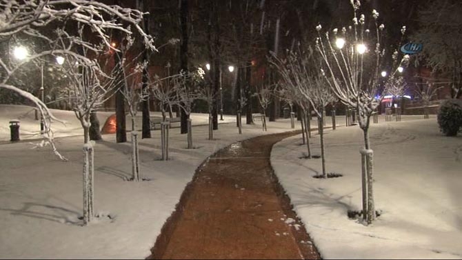 İstanbul'da okullar tatil mi? İşte okulların tatil olduğu yerler... İstanbul'da okullar tatil mi? İşte okulların tatil olduğu yerler...