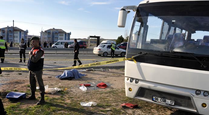 Kırıkkale'de trafik kazası; 1 ölü, 10 yaralı Kırıkkale'de trafik kazası; 1 ölü, 10 yaralı