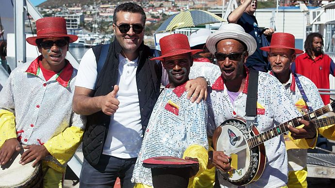 Türk işadamından barış için dünya turu Türk işadamından barış için dünya turu