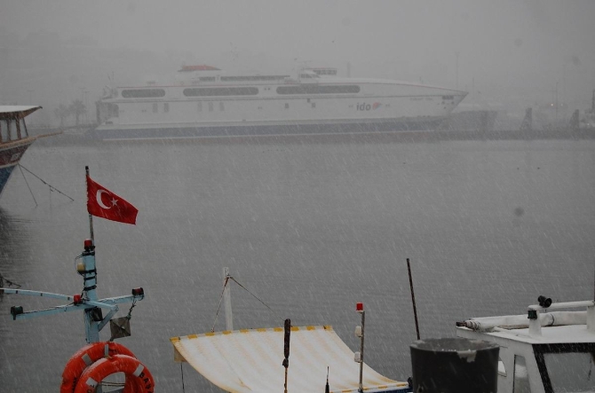 İstanbul'da okullar tatil mi? İşte okulların tatil olduğu yerler... İstanbul'da okullar tatil mi? İşte okulların tatil olduğu yerler...