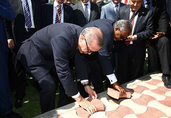 Erdoğan Cibuti'de yoğun ilgi Erdoğan Cibuti'de yoğun ilgi