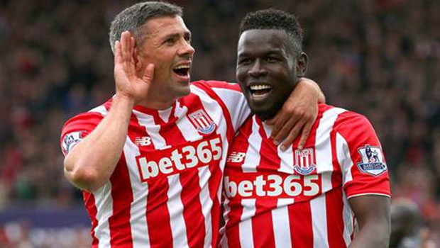 Dünya bu golü konuşuyor! Efsane Gerrard'a saygı duruşu... Dünya bu golü konuşuyor! Efsane Gerrard'a saygı duruşu...