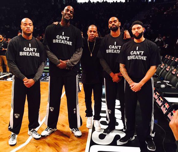 NBA maçına Ferguson protestosu ve Kraliyet çifti damga vurdu NBA maçına Ferguson protestosu ve Kraliyet çifti damga vurdu