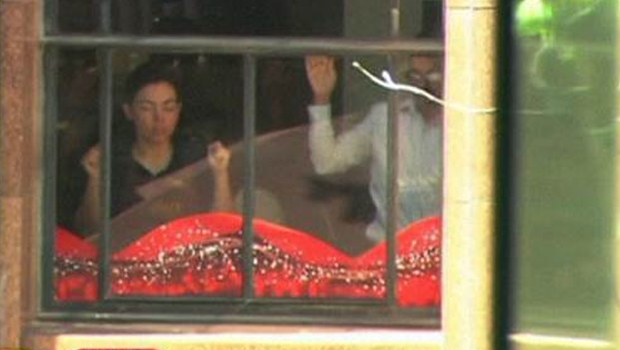 Avustralya'da 10 kişi rehin alındı Avustralya'da 10 kişi rehin alındı