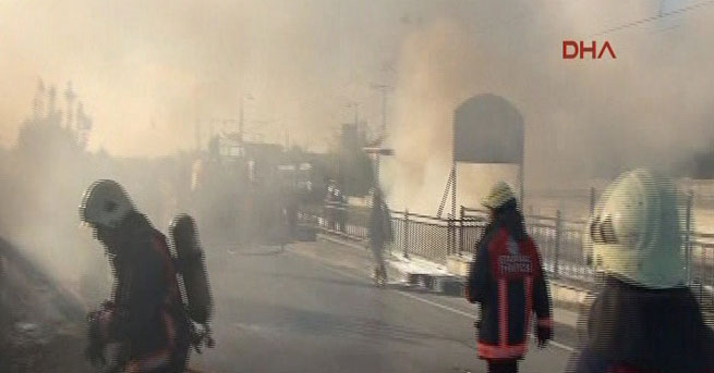 Topkapı'da yangın! Çok sayıda işyeri yanıyor Topkapı'da yangın! Çok sayıda işyeri yanıyor