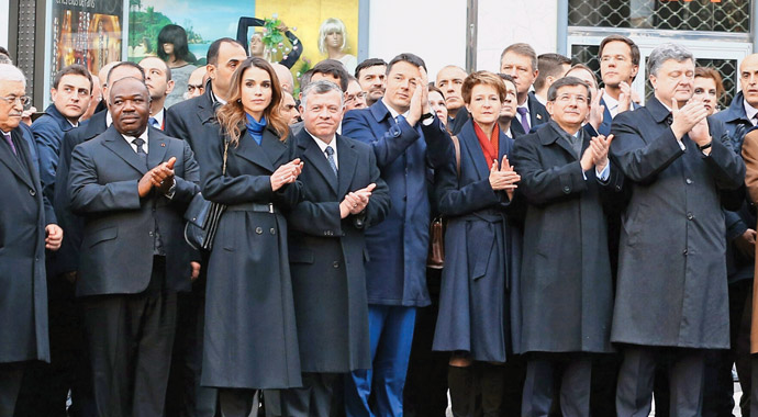 Paris'te tarihi yürüyüş! Teröre karşı tek yürek Paris'te tarihi yürüyüş! Teröre karşı tek yürek
