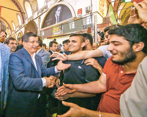 Başbakan Davutoğlu: Arkalarında paralel çete var Başbakan Davutoğlu: Arkalarında paralel çete var