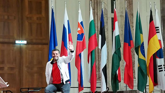 Türk işadamından barış için dünya turu Türk işadamından barış için dünya turu