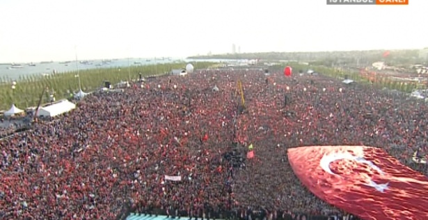 Fetih Şöleni'nde mahşeri kalabalık Fetih Şöleni'nde mahşeri kalabalık