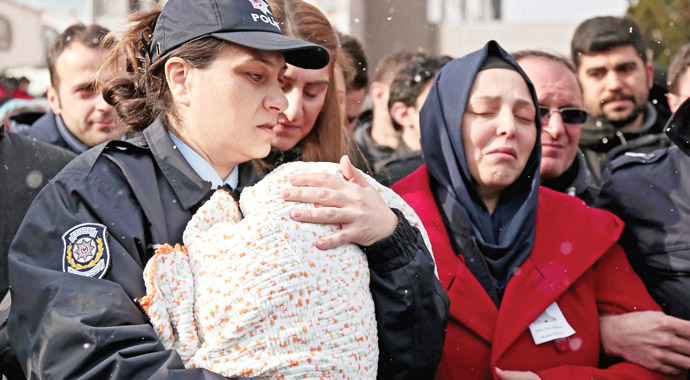 Ailesi 'Bu bizim kızımız değil' dedi! Ailesi 'Bu bizim kızımız değil' dedi!