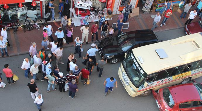 Kucağında çocuğuyla tüm erkeklere meydan okudu Kucağında çocuğuyla tüm erkeklere meydan okudu