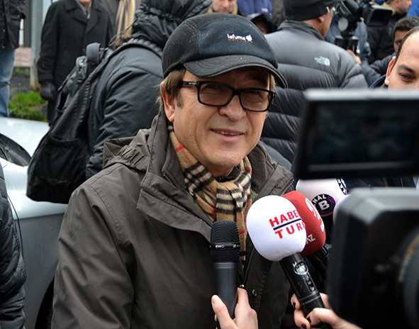 Müzeyyen Senar son yolculuğuna uğurlandı Müzeyyen Senar son yolculuğuna uğurlandı