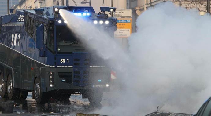 İki yüzlü Alman medyası İki yüzlü Alman medyası