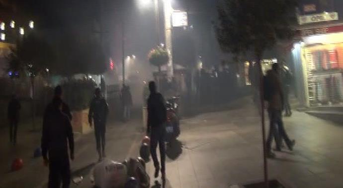 Kadıköy karıştı, polis müdahale etti Kadıköy karıştı, polis müdahale etti