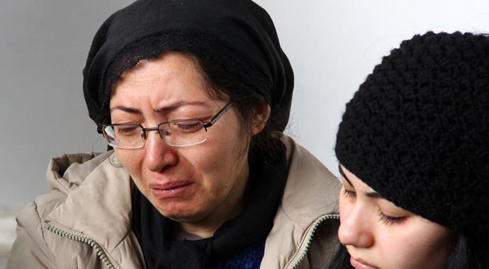 Özgecan'ın annesi 'Sütünü ve harçlığını verdim gitti' Özgecan'ın annesi 'Sütünü ve harçlığını verdim gitti'