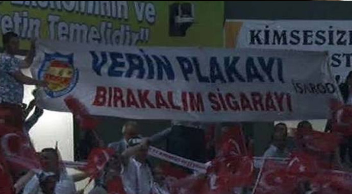 Erdoğan pankartı gördü, sözü aldı! Erdoğan pankartı gördü, sözü aldı!