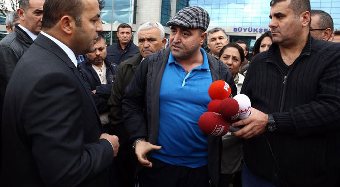 Gaziye 'şerefsiz' diyen belediye şoförü görevden alındı Gaziye 'şerefsiz' diyen belediye şoförü görevden alındı