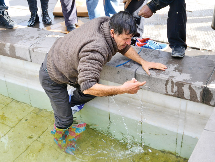 Zabıta attı onlar çıkardı Zabıta attı onlar çıkardı