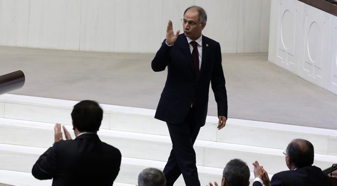 Meclis'te ilk gerginlik Meclis'te ilk gerginlik