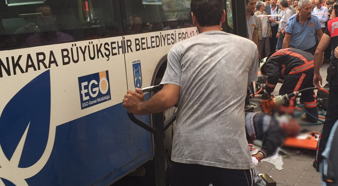 Ankara'da katliam gibi kaza: 12 ölü 7 yaralı Ankara'da katliam gibi kaza: 12 ölü 7 yaralı