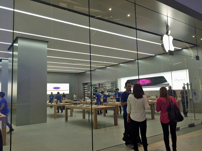 Türkiye'nin ikinci Apple Store'u açıldı Türkiye'nin ikinci Apple Store'u açıldı