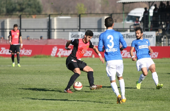 Es-Es Balçova Yaşamspor'u mağlup etti Es-Es Balçova Yaşamspor'u mağlup etti