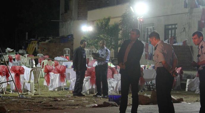 Düğünde oynama sırası yüzünden 3 kişi öldürüldü Düğünde oynama sırası yüzünden 3 kişi öldürüldü