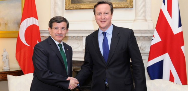 Davutoğlu'ndan çok kritik Cameron görüşmesi Davutoğlu'ndan çok kritik Cameron görüşmesi