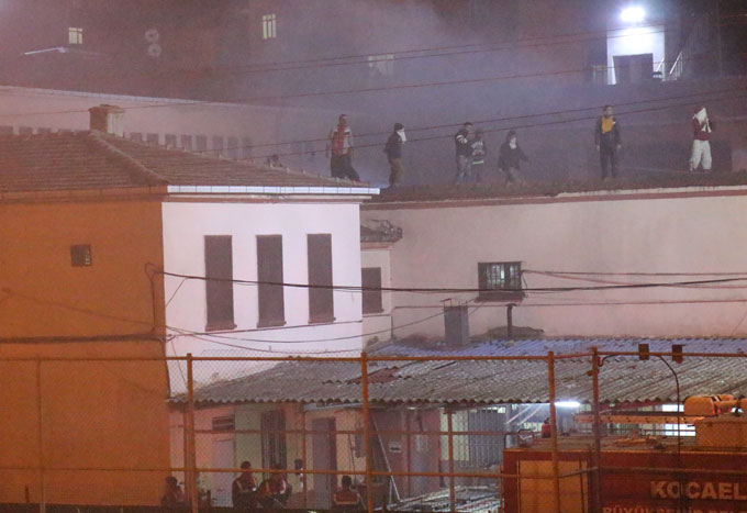 Cezaevinde isyan Cezaevinde isyan