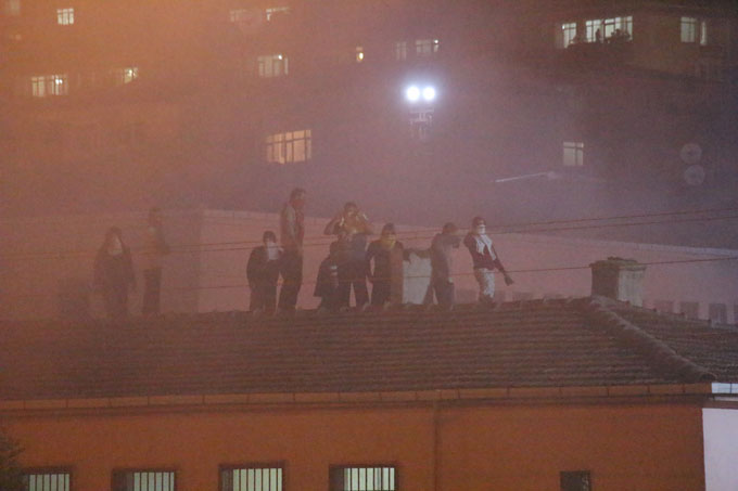 Cezaevinde isyan Cezaevinde isyan