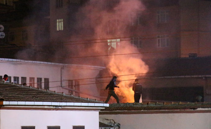 Cezaevinde isyan Cezaevinde isyan