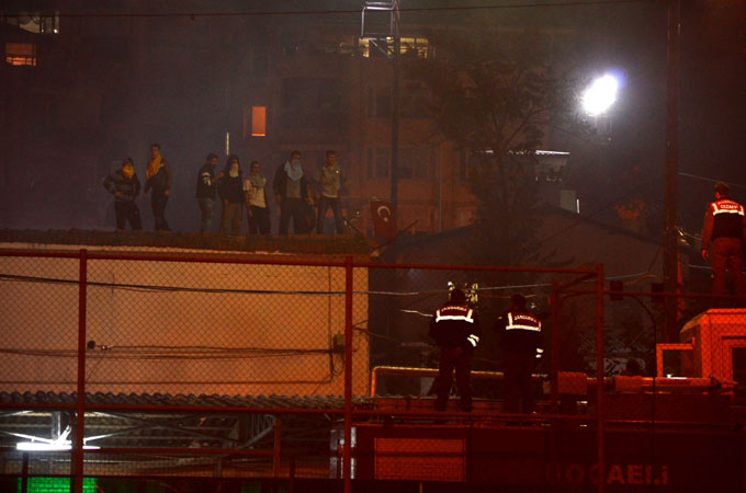 Cezaevinde isyan Cezaevinde isyan