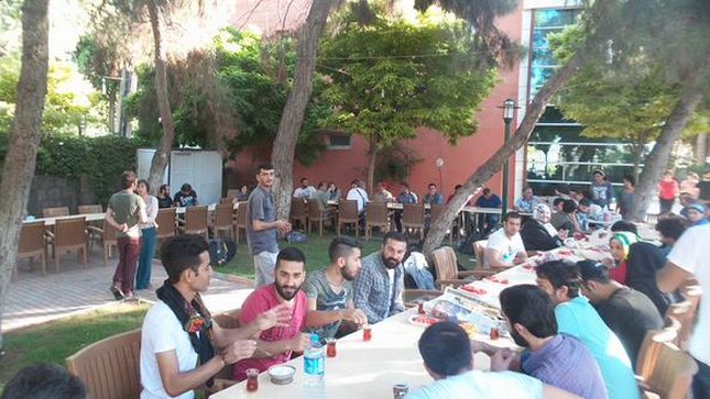 Suruç'ta patlama öncesi bu fotoğraf yayınlandı! Suruç'ta patlama öncesi bu fotoğraf yayınlandı!