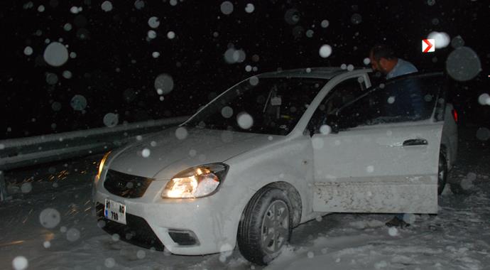 Bolu Dağı'nda kar yağışı başladı Bolu Dağı'nda kar yağışı başladı