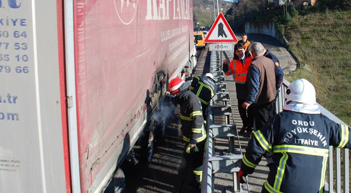 Tünelde tehlikeli yangın Tünelde tehlikeli yangın