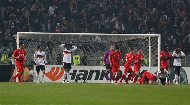 Beşiktaş Liverpool maçında Demba Ba'nın direkten dönen topu Beşiktaş Liverpool maçında Demba Ba'nın direkten dönen topu