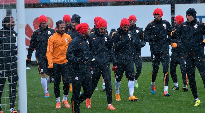 Galatasaray Beşiktaş'a bileniyor Galatasaray Beşiktaş'a bileniyor
