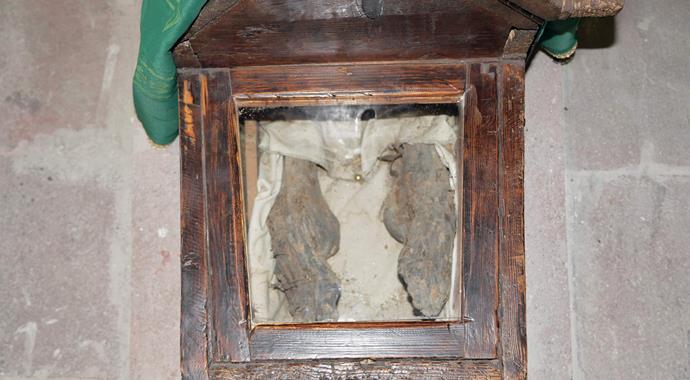 9 asırdır çürümeyen ayaklar ziyarete kapandı! 9 asırdır çürümeyen ayaklar ziyarete kapandı!