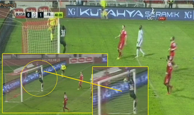 Balıkesirspor kalecisi Meireles'in şutunu içeri tokatlayınca... Balıkesirspor kalecisi Meireles'in şutunu içeri tokatlayınca...