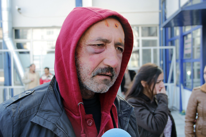 Genç kız babasını darp edenlerin iş yerini bastı! Genç kız babasını darp edenlerin iş yerini bastı!