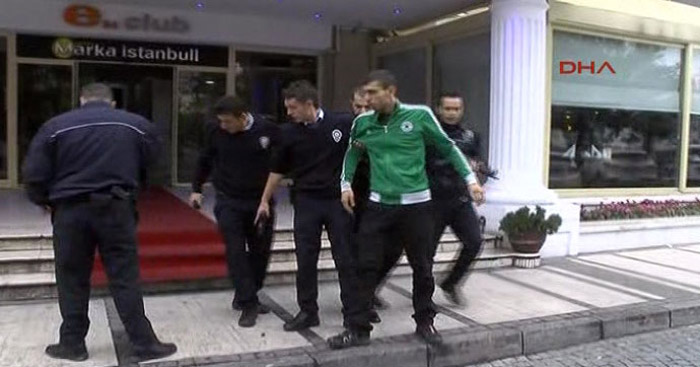 İstanbul'da polise silahlı saldırı İstanbul'da polise silahlı saldırı