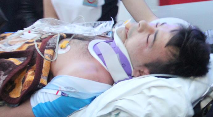 Dili boğazına kaçan futbolcu hayatını kaybetti Dili boğazına kaçan futbolcu hayatını kaybetti