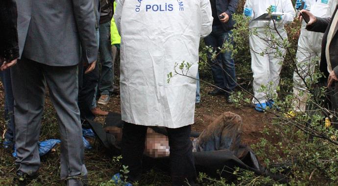 Denizli'de vahşet! Toprak üstüne çıkmış el görünce... Denizli'de vahşet! Toprak üstüne çıkmış el görünce...