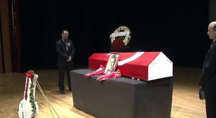 Erol Büyükburç'un kızından Erdoğan'ın sözlerine cevap Erol Büyükburç'un kızından Erdoğan'ın sözlerine cevap