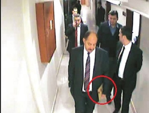 Kare kare ihanet! Kare kare ihanet!