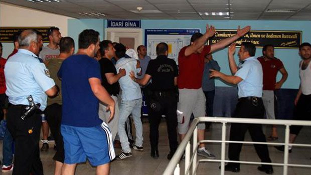 Olaylı finalde Beşiktaş şampiyon! Olaylı finalde Beşiktaş şampiyon!