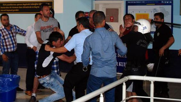 Olaylı finalde Beşiktaş şampiyon! Olaylı finalde Beşiktaş şampiyon!